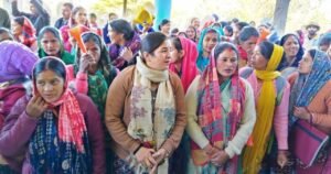 भालुओ के खिलाफ ग्रामीणों ने किया हल्लाबोल