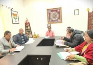 विद्यालयों में सुनिश्चित हों मूलभूत सुविधाएं – डॉ. धन सिंह रावत