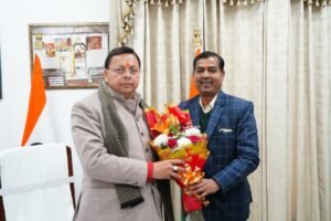 मुख्यमंत्री धामी से विधायक आदेश चौहान ने की भेंट