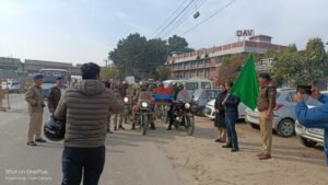 सड़क सुरक्षा जागरूकता रैली का आयोजन किया