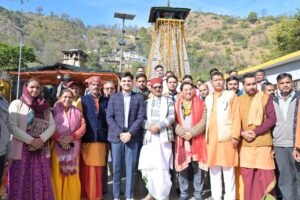 सिल्ला बामण ग्राम स्थित श्री साणेश्वर महादेव मंदिर में नौ दिवसीय महा पूजन में शामिल हुए जिलाधिकारी प्रतीक जैन, श्री सिल्लेश्वर महादेव के किए दर्शन