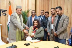 मुख्यमंत्री श्री पुष्कर सिंह धामी से डॉ. दीपा मलिक ने की शिष्टाचार भेंट