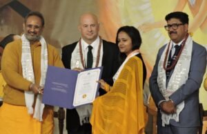 देसंविवि के सातवें दीक्षांत समारोह में 1379 विद्यार्थियों को मिली उपाधियां, खिल उठे चेहरे