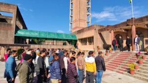 दो मिनिट का मौन रखकर स्वतंत्रता संग्राम बलिदानियों का किया स्मरण