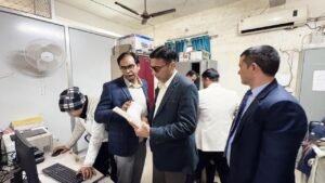 डीएम का औचक निरीक्षण, सब रजिस्ट्रार कार्यालय ऋषिकेश में गंभीर अनियमितताएं उजागर; कड़ा एक्शन तय