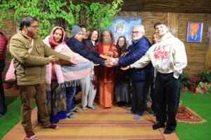 परमार्थ निकेतन में विदेेेशी सैलानियों का आगमन