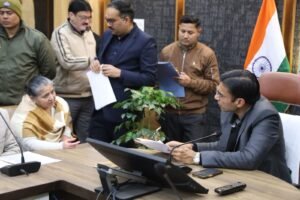 जिला प्रशासन का जनता दर्शन; पीड़ितों की सुनवाई; समयबद्ध निस्तारण से बढता जन विश्वास