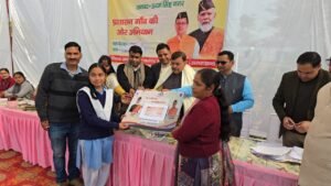 शिविर में प्रशासन और जनता के बीच हुआ सीधा संवाद व दिया योजनाओं का लाभ