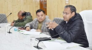 गंगा संरक्षण समिति के कार्यों की समीक्षा की जिलाधिकारी ने