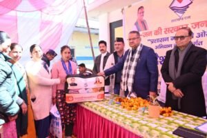 प्रशासन गांव की ओरः न्याय पंचायत बुरासखंडा में कैबिनेट मंत्री ने सुनी जन समस्याएं, 48 में से 17 शिकायतों का मौके पर निस्तारण