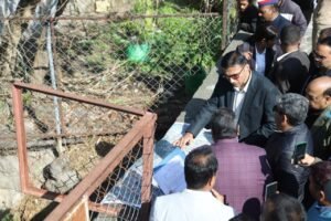 गंगा की पवित्रता से समझौता नहीं, डीएम ने चन्द्रेश्वर नाला क्षेत्र का किया स्थलीय निरीक्षण
