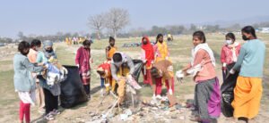 शांतिकुंज परिवार ने एक बार पुन: बैरागी द्वीप पर चलाया स्वच्छता अभियान