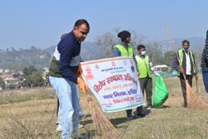 जिलाधिकारी मयूर दीक्षित के निर्देशन में एक दिन एक घंटा एक साथ थीम पर जनपद हरिद्वार में चलाया गया महा मेगा सफाई अभियान