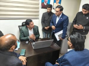 मुख्यमंत्री पुष्कर सिंह धामी के विज़न को गति, आवास एवं नगर विकास योजनाओं में पारदर्शिता, तकनीकी नवाचार और समयबद्ध क्रियान्वयन पर सख्ती