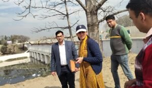 मेलाधिकारी ने कुम्भ मेला तैयारियों को लेकर बहादराबाद क्षेत्र का किया भ्रमण