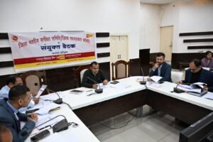 बेरोजगार युवाओं ,किसानों एवं कमजोर वर्ग को प्राथमिकता से ऋण उपलब्ध कराए जाए: जिलाधिकारी