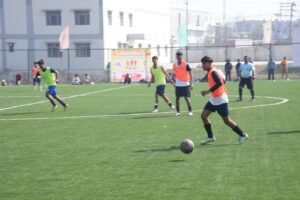 फुटबॉल प्रतियोगिता में खिलाड़ियों ने किया उत्कृष्ट खेल कौशल का प्रदर्शन