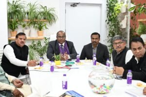 मुख्य निर्वाचन अधिकारी ने की राजनैतिक दलों के साथ बैठक