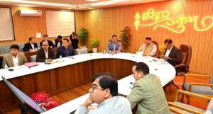 प्रदेश की सड़कों को गड्ढा मुक्त करने के लिए जिन सड़कों पर पैचवर्क कार्य किए जाना है, वह कार्य शीघ्रता से किए जाएं: सतपाल महाराज