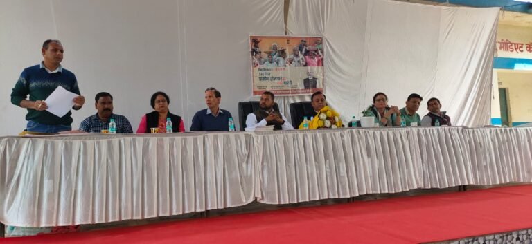 विकास खण्ड रायपुर में जनसंवाद कार्यक्रम आयोजित, विभिन्न विभागों को त्वरित निस्तारण के निर्देश