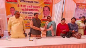 सरकार आपके द्वारः सांसद आदर्श ग्राम हरियावाला में सांसद नरेश बंसल ने सुनी जन समस्याएं