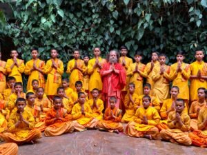 अर्थ आवर केवल एक घंटे का अंधकार नहीं है, बल्कि यह एक जागरूकता का प्रकाश: स्वामी चिदानन्द सरस्वती