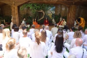 अन्तर्राष्ट्रीय योग महोत्सव से पूर्व योग के रंग में रंगा परमार्थ निकेतन