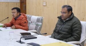 जिलाधिकारी ने गंगा संरक्षण समिति के कार्यों की मासिक समीक्षा