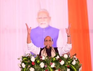 धामी बने ‘धुरंधर’, उत्तराखंड विकास की राह पर अग्रसर: रक्षा मंत्री राजनाथ सिंह