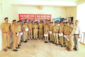 एसएसपी ने 41 जवानों को सम्मानित करते हुए मैन व वुमेन ऑफ द मंथ से नवाजा