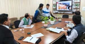 मुख्यमंत्री धामी के नेतृत्व में पर्वतीय विकास को नई गति, चमियाला पार्किंग एवं डीडीहाट टैक्सी स्टैंड परियोजनाओं की उच्चस्तरीय समीक्षा, निर्माण कार्यों में तेजी के निर्देश