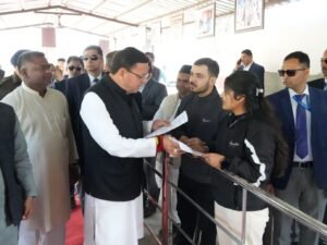 मुख्यमंत्री ने सुना क्षेत्रवासियों की समस्याओं को