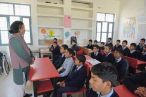 प्रो. कन्हैया त्रिपाठी ने देहरादून के छात्रों को मानवाधिकार और जागरूकता का संदेश दिया