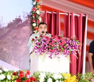 सड़क परिवहन, राजमार्ग मंत्री नितिन गड़करी ने रखा विकास परियोजनाओं का विवरण