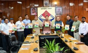 मुख्यमंत्री ने लोक निर्माण विभाग की मास्टर प्लान पुस्तिका का किया विमोचन