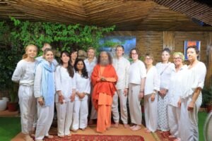 परमार्थ निकेतन में फ्रांस से आया योगियों का दल