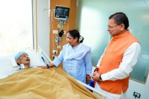 सीएम धामी ने पूर्व मुख्यमंत्री मेजर जनरल भुवन चंद्र खंडूड़ी का कुशलक्षेम जाना