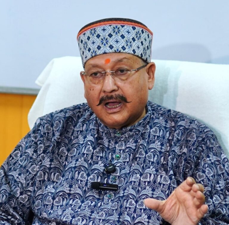 यात्री धामों की स्वच्छता का ध्यान रखें: सतपाल महाराज