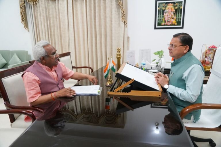 सीएम धामी से मिले कैबिनेट मंत्री कौशिक