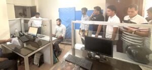 विधायक डॅा. प्रेमचंद ने आम नागरिकों की तरह लाइन में लगकर अपने ड्राइविंग लाइसेंस के लिए बायोमेट्रिक प्रक्रिया पूर्ण की