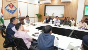 मानसून से पहले गड्ढामुक्त हो जाएं सड़कें: मुख्य सचिव