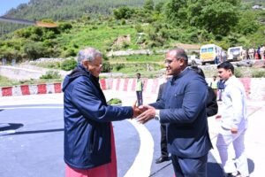 दो दिवसीय उत्तराखण्ड दौरे पर मुख्य निर्वाचन आयुक्त, सीमांत पोलिंग बूथ का किया स्थलीय निरीक्षण