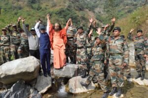 ऑपरेशन सिंदूर की प्रथम वर्षगाँठ पर परमार्थ निकेतन में वीर जवानों को भावभीनी श्रद्धांजलि अर्पित 