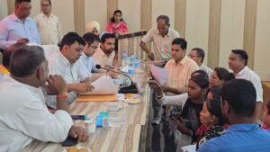 जिलाधिकारी की अध्यक्षता में तहसील दिवस का आयोजित