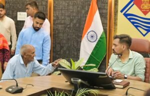 समाधान दिवस में डीएम ने सुनीं 194 जन शिकायतें, समयबद्ध निस्तारण के सख्त निर्देश