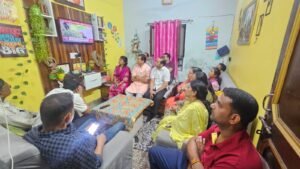 विधायक डॉ. प्रेमचंद ने कार्यकर्ताओं के साथ “मन की बात” कार्यक्रम को सुना