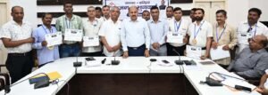 मुख्य विकास अधिकारी ने उत्कृष्ट कार्य करने वाले 12 प्राइवेट ए.आई कार्यकर्ताओं को किया सम्मानित