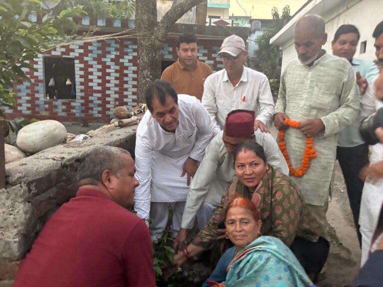 खदरी ग्रामसभा में वृक्षारोपण कार्यक्रम आयोजित