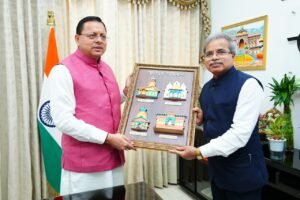 मुख्यमंत्री धामी से रेलवे बोर्ड के चेयरमैन सतीश कुमार के नेतृत्व में एक प्रतिनिधिमंडल ने की भेंट