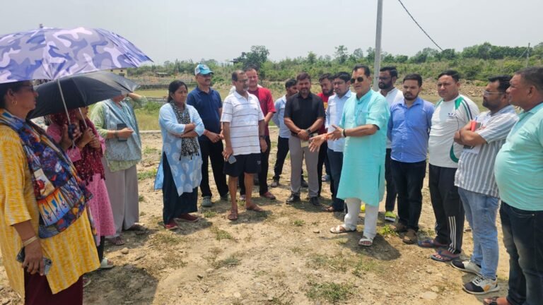 विधायक डॉ. प्रेमचंद ने बाढ़ सुरक्षा को लेकर सिंचाई विभाग द्वारा प्रस्तुत कार्ययोजना के क्रम में क्षेत्र के विभिन्न स्थानों का किया निरीक्षण